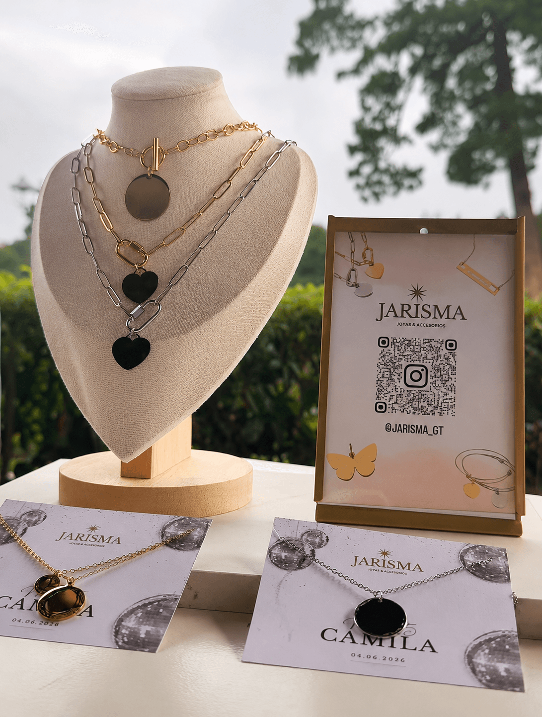Producto y presencia visual de Jarisma Jewel Bar